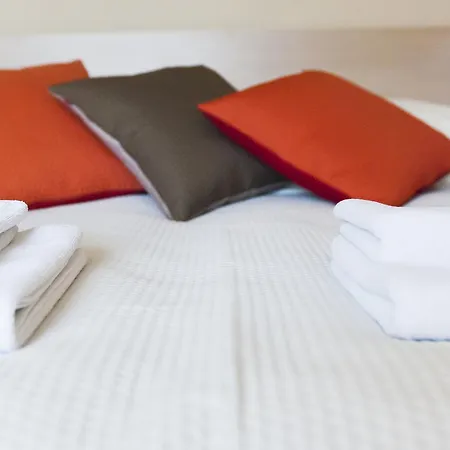 Stratus Bed & Breakfast 3*